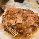 更多吃的是情怀吧。还有屋子里面油烟味道是真的大