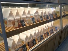 面包甜点陈列柜-爸爸糖吐司面包(宁波世纪东方店)