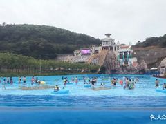 -平湖九龙山乐满地水上乐园