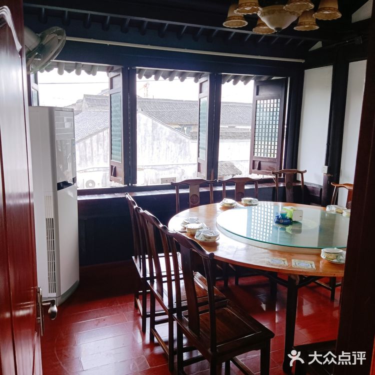 # 绍兴历史保护街区美食