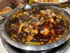 -肖肖酸萝卜鱼火锅(总店)
