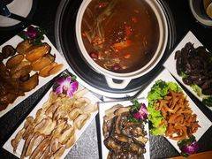 -阿鹏故事野生菌火锅(双廊古镇店)