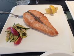 煎三文鱼配蔬菜-EATALIA意塔利意式餐厅(鼓楼店)