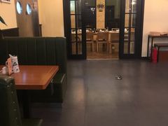 卡座-普兰达德国餐厅·德式脆皮烤猪肘·自酿啤酒(观唐店)