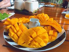 -Chom Cafe and Restaurant