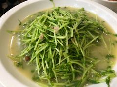 -渝君重庆火锅(嘉宾路店)