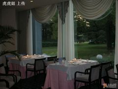 窗外风景-御花园·粤菜·海鲜火锅(中山公园店)