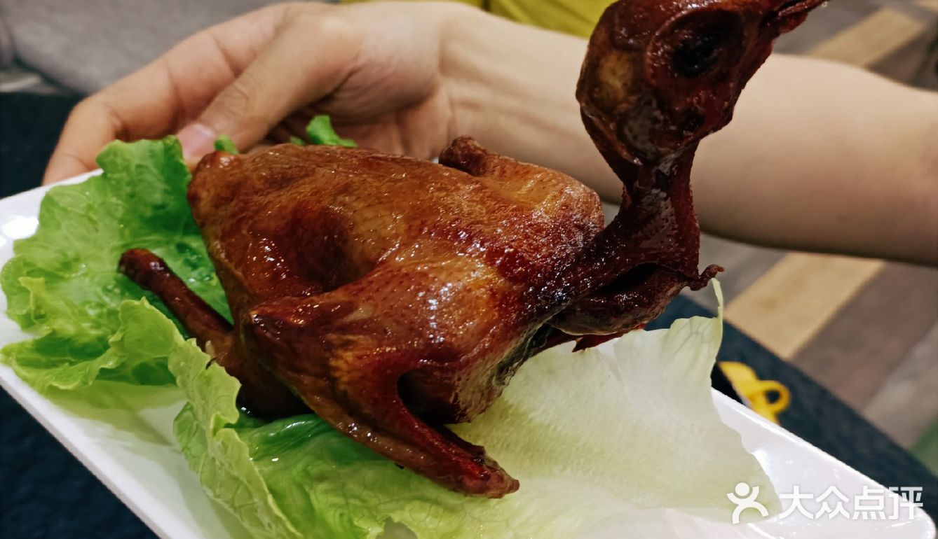 听说夏天就要一边开空调一边吃打边炉[得意]