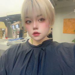 -变画·发型STUDIO