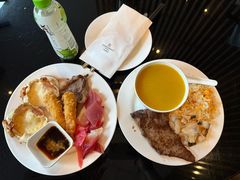 -上海漕河泾万丽酒店