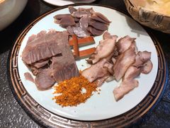 -万重锦·人文川菜馆(骡马市店)