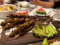 红柳蒙古羔羊肉串-肴约·花园式餐厅(湖里店)