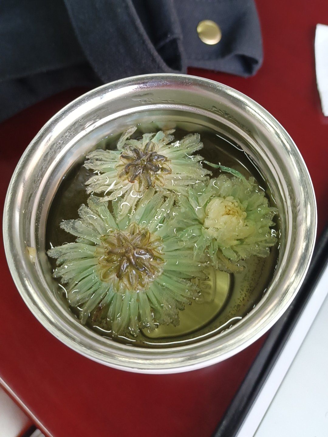 为什么泡完后的菊花会发绿