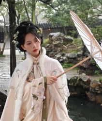 -一揽芳华汉服旗袍体验馆(拙政园店)