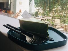 -彳亍咖啡·这里(水湾路店)