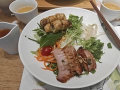 香茅烤猪颈肉春卷捞檬-蔡澜Pho·越南粉餐厅(海上世界店)