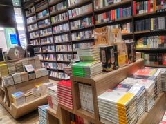 -钟书阁(群光广场店)