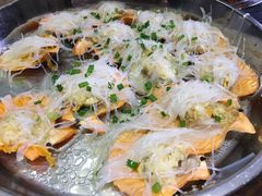 蒜蓉粉丝蒸扇贝-石岐乳鸽村(南海第三分店)