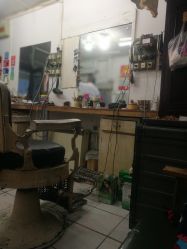-兰建理发店