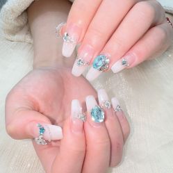 -七彩虹美甲美睫 半永久