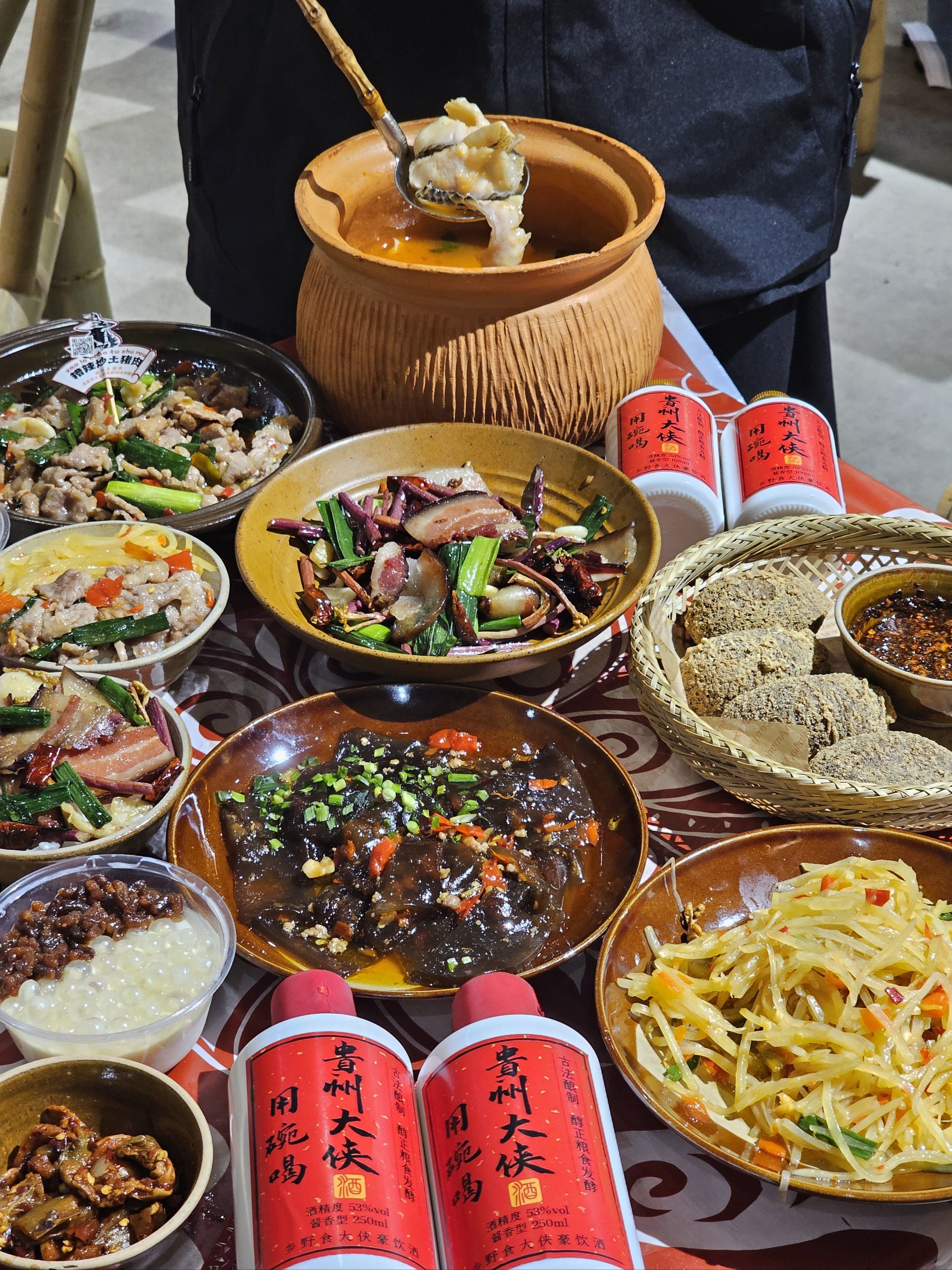 终于吃上了!东站附近火爆的贵州菜!