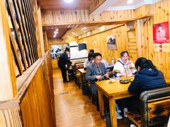 大堂-老东镇啤酒屋海鲜加工·蒸汽海鲜·海鲜烧烤(台东店)