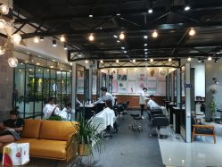 -FRIDAY星期五专业美发沙龙