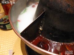 鸳鸯锅底-羊家胡同·龙虾烧烤火锅(龙汇路店)