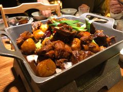 锅仔香焖黄牛肉-弄堂里·寻味杭州(湖滨银泰in77C区店)
