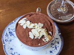 -Café Monson