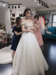 -雪莉美妆婚纱馆