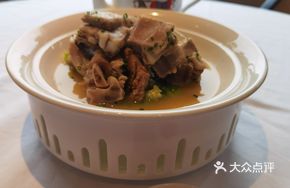 Nomad's Handheld Lamb Ribs