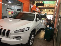 -鲨鱼皮汽车凹陷玻璃修复(静安店)