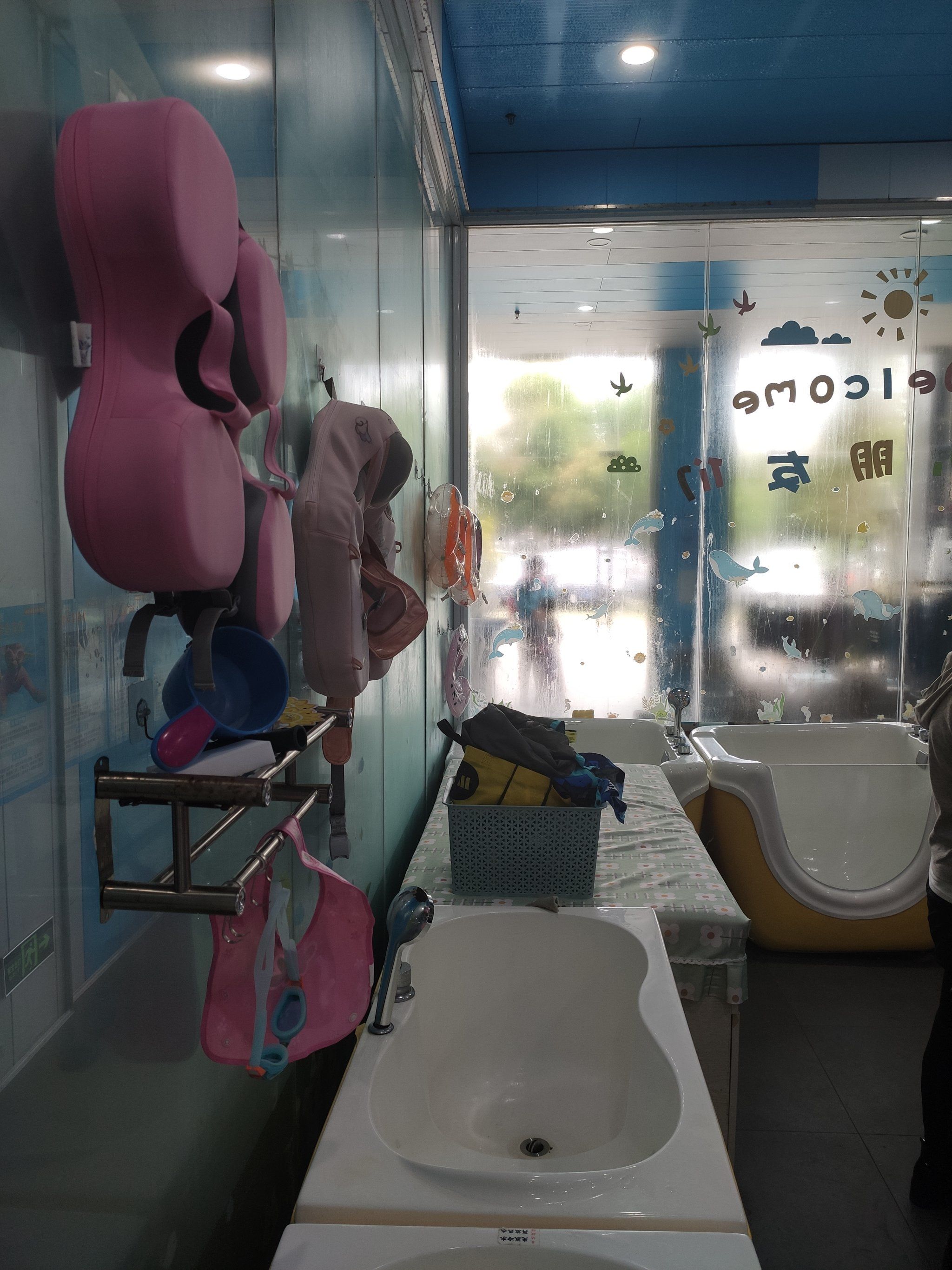 世纪滨江旁的专业婴幼儿水育馆-布丁水育游泳馆