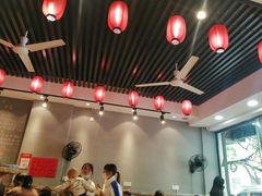大堂-爆炸头阿姨小四川正宗川味小吃(无任何分店)