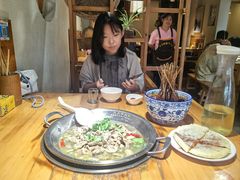 -大众跷脚牛肉馆·非遗传承单位(峨眉山店)