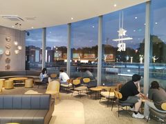 -星巴克臻选(盐城金鹰聚龙湖店)