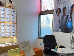 -天空之镜眼镜店蔡司依视路配镜授权零售店(望京颐堤港店)