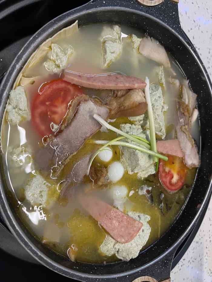 泸州黑豆花酸菜火锅(汇锦城店)-"吃过很多次的豆花火锅了,作为泸州人