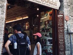 -Gelateria Dondoli