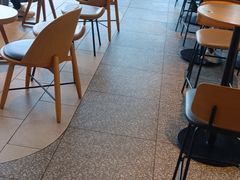 -星巴克臻选(盐城金鹰聚龙湖店)