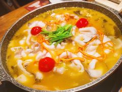 -山城外·非遗酸菜鱼(财富中心店)