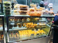 面包甜点陈列柜-白玉兰食品(甜云店)