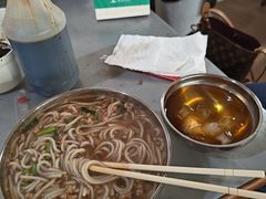 -正宗杨记普洱酸醋米线(总店)