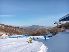 -亚布力新体委滑雪场