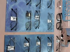 -罗伯特眼镜·蔡司官方授权(罗湖国贸店)