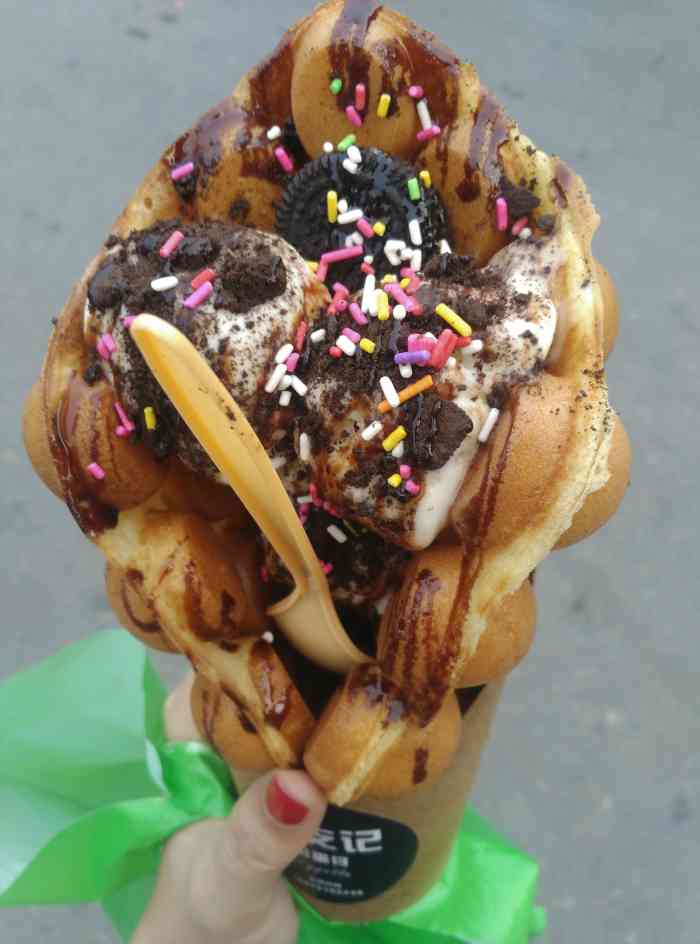 松枝记滋蛋仔(淄博总店)-"感觉今年最流行的小吃就是滋蛋仔了,满大街.