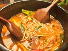 -银米·云南传统过桥米线(双廊黑金冠店)