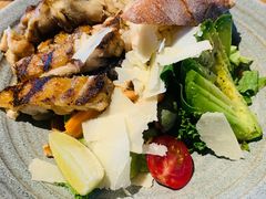 鸡肉牛油果沙拉-The Diner X餐厅(青岛万象城店)