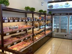 面包甜点陈列柜-红宝石·鲜奶小方·海派西点房(丰庄店)